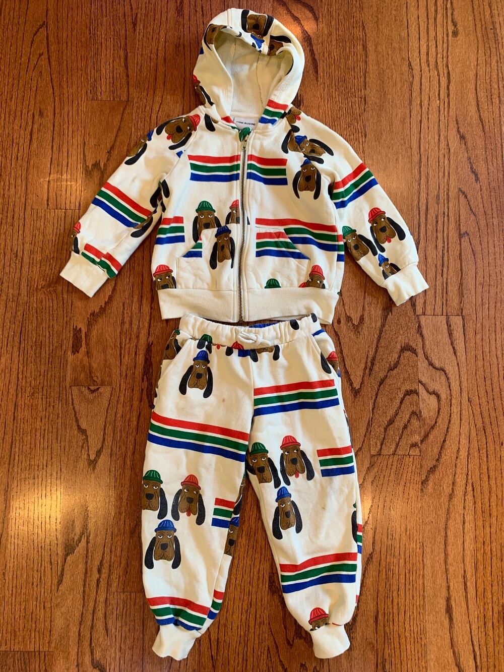 Mini Rodini Bloodhound Dog 100% Cotton AOP Sweatsuit | Multi | 3-5 years